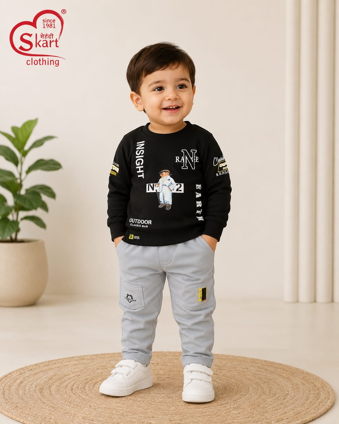Black Printed Sweatshirt & Grey Cargo Pants Set for Boys - View 2